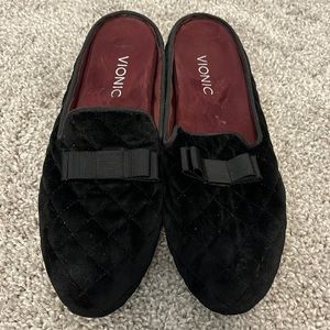 Vionic Black Velvet Mules House Shoes Slippers 8